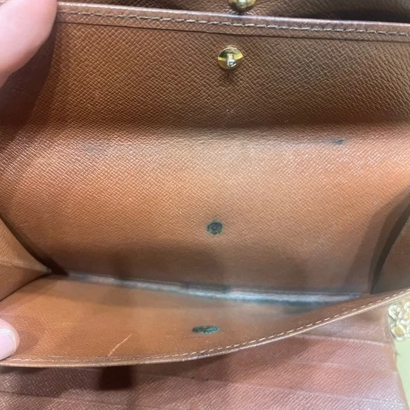 Louis Vuitton Wallet - Picture 6 of 9